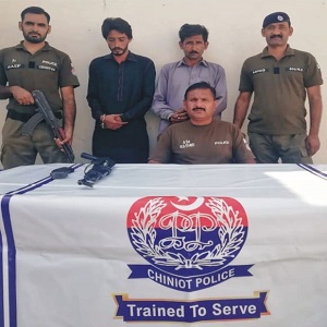 چنیوٹ میں پولیس کی کارروائی، 2 ملزمان گرفتار